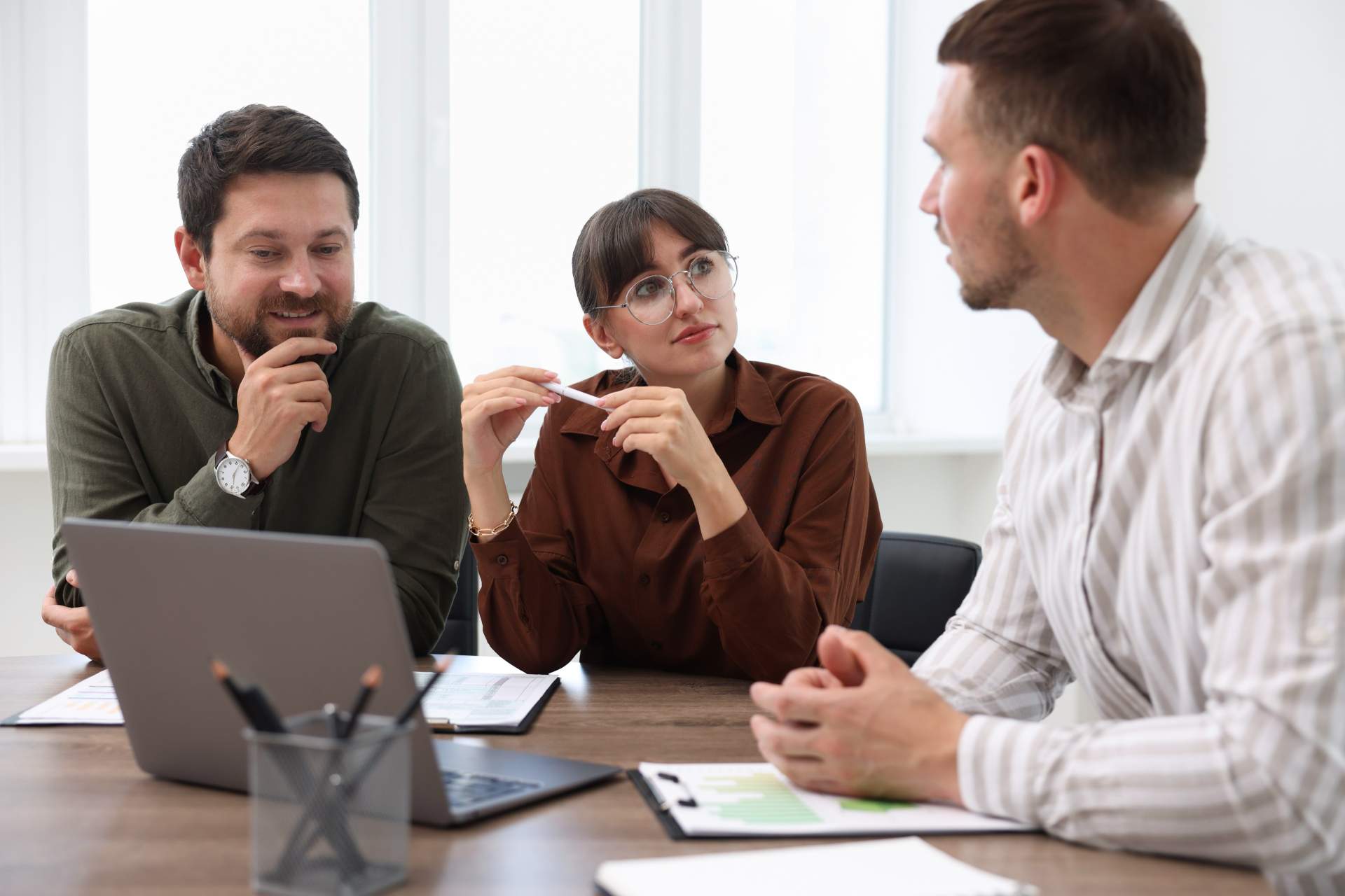 couple-having-meeting-with-business-consultant-at-2026-05-07-20-14-43-utc